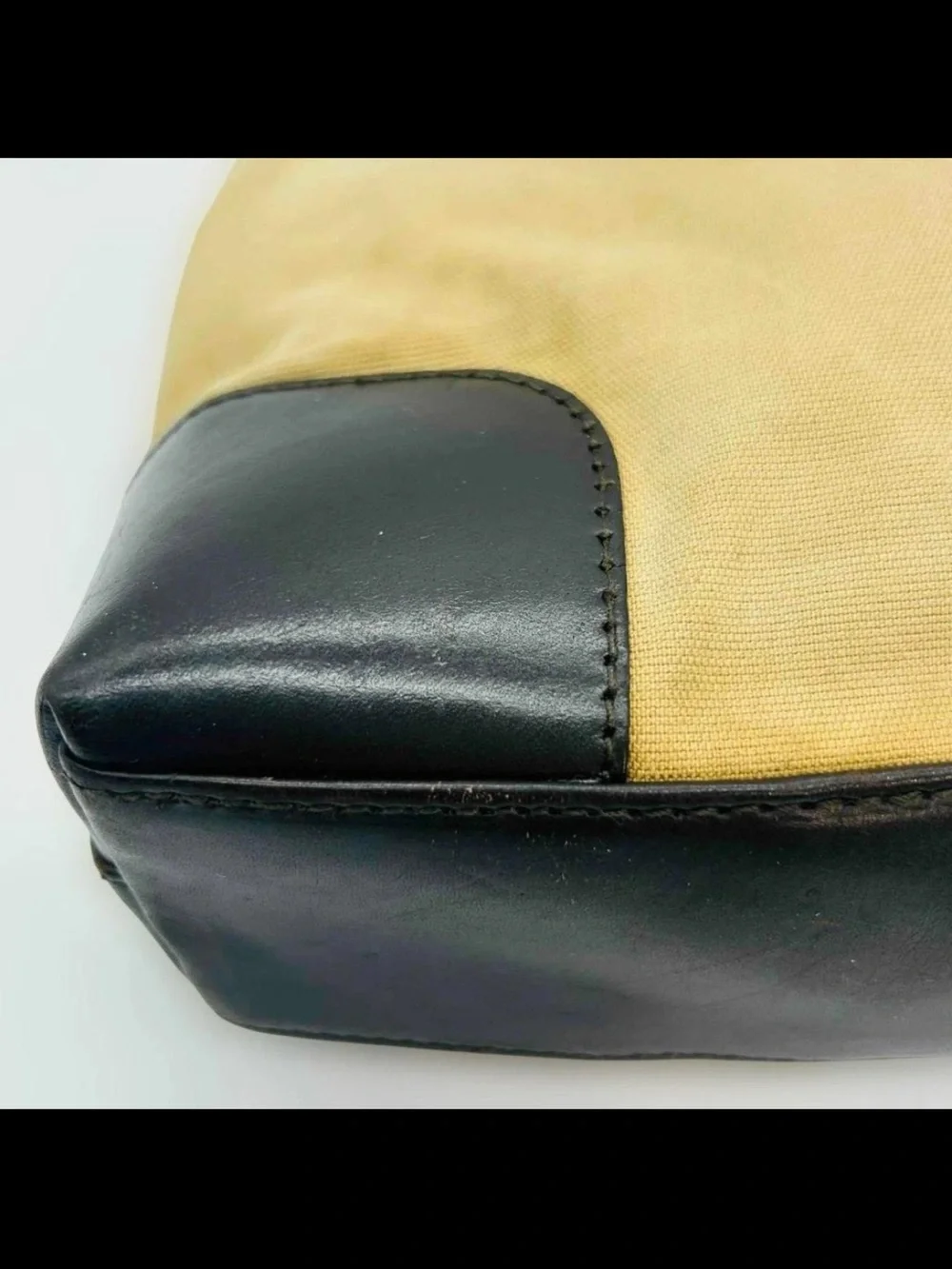 Gucci Beige Canvas Shoulder Bag with Green & Red Stripe and Black Trim